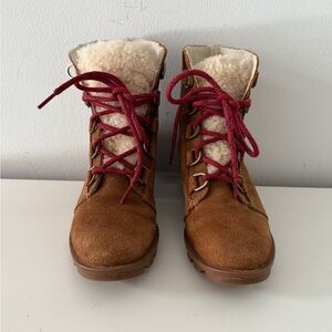 Sorel Women’s Pheonix Shearling Waterproof Cold Weather Mid Heel Boots size 6